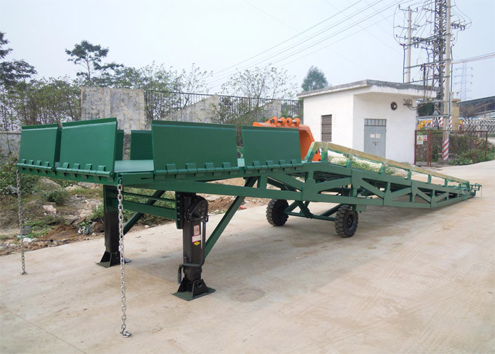 Container Ramp Transport Stack Q235B Three Side 10 Tons Mobile Dock Ramp For Container Loading